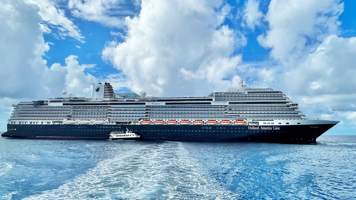 Khám phá ẩm thực đặc sắc tại Holland America Line